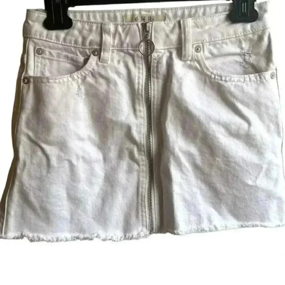 3/$30 BUNDLE SALE!! We The Free by Free People zip it up mini denim skirt - Picture 6 of 10